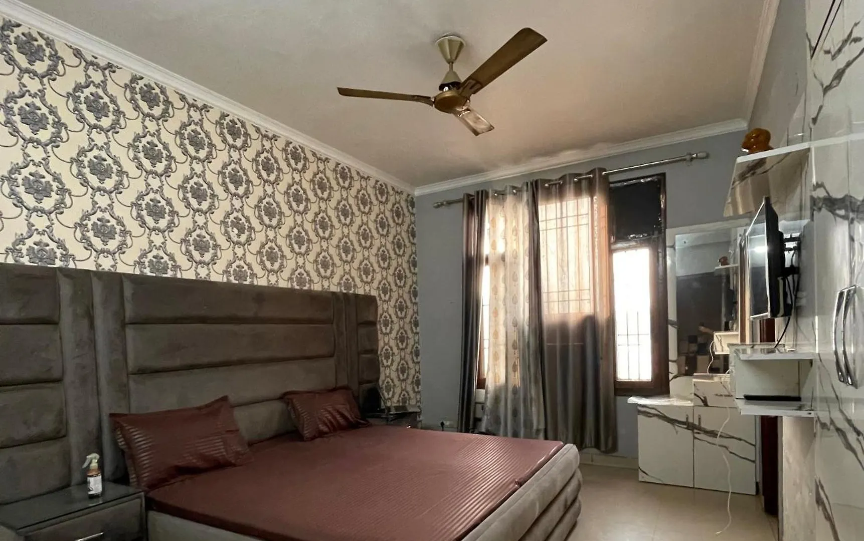 Hotel Urban Oasis Zirakpur Pensión